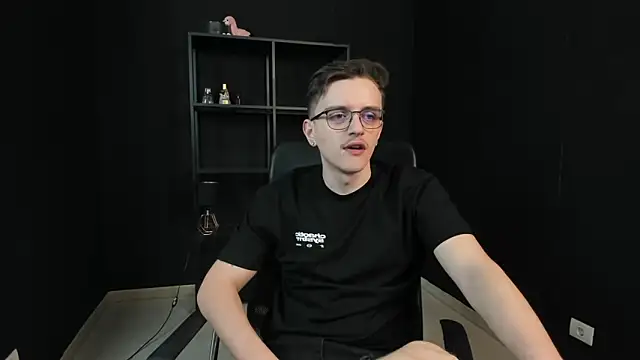FelixStarkk online show from May 7, 2026, 5:46 am