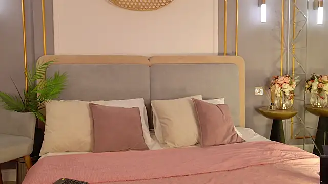 LanaElise online show from November 23, 2025, 5:29 am