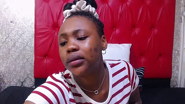 ItsMsBankss02 online show from October 18, 2025, 9:48 pm