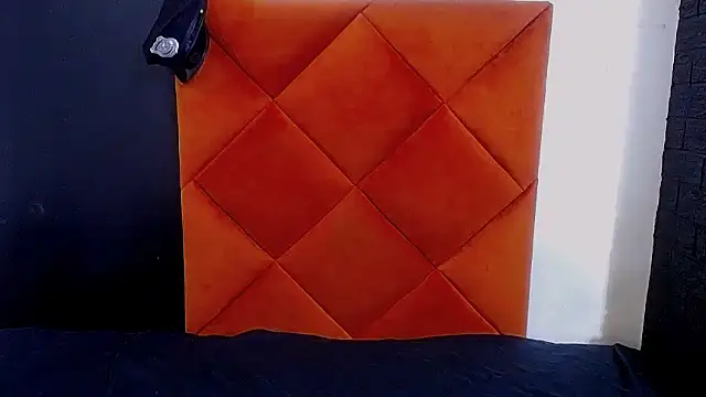 ItsMsBankss02 online show from November 27, 2025, 9:06 pm