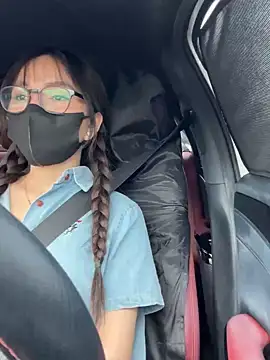 Linh 2004 online show from September 29, 2025, 6:29 am