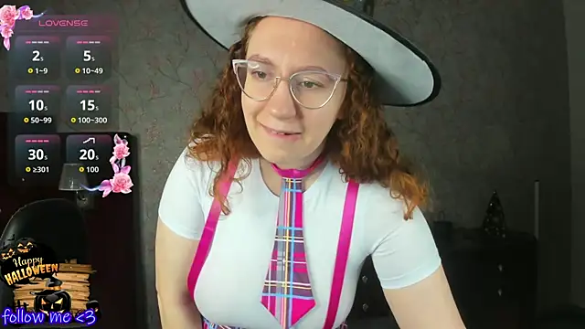 ellie coy  online show from October 27, 2025, 7:34 am