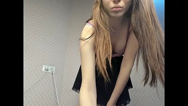  Venesa  online show from October 3, 2025, 7:33 pm