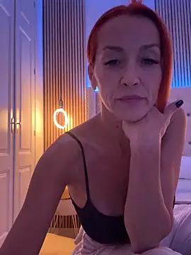 Snapshot of MikaelaBloom chatting on November 15, 2025, 9:11 pm MikaelaBloom online show from November 15, 2025, 9:11 pm