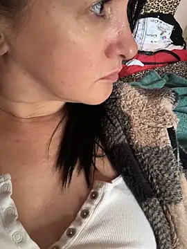 TriumphLove online show from October 2, 2025, 8:10 am