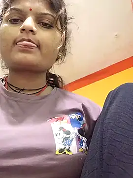 Hot mirchjii online show from October 19, 2025, 1:06 am