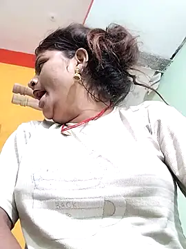 Hot mirchjii online show from October 28, 2025, 3:21 am