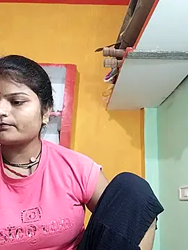 Hot mirchjii online show from November 3, 2025, 4:25 am