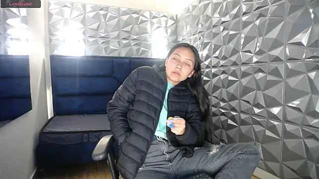 katalina07 1 online show from September 14, 2025, 5:01 pm