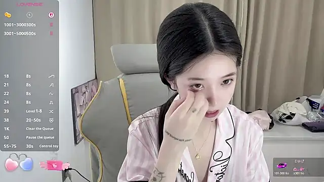 Snapshot of OiOi-666 chatting on May 25, 2026, 1:11 am OiOi-666 online show from May 25, 2026, 1:11 am