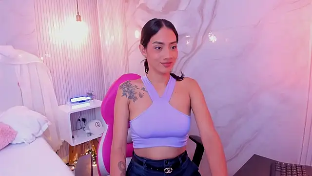 luna hot ass online show from September 15, 2025, 10:10 pm