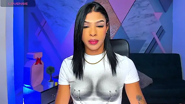 keytinthomson  online show from September 26, 2025, 7:18 pm