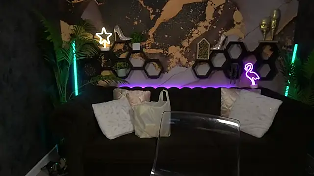 Snapshot of DiamondGoldie chatting on September 14, 2025, 8:46 am DiamondGoldie online show from September 14, 2025, 8:46 am