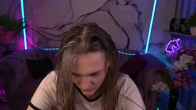 Snapshot of DiamondGoldie chatting on September 18, 2025, 6:59 am DiamondGoldie online show from September 18, 2025, 6:59 am