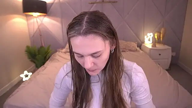 Snapshot of DiamondGoldie chatting on November 19, 2025, 8:20 pm DiamondGoldie online show from November 19, 2025, 8:20 pm