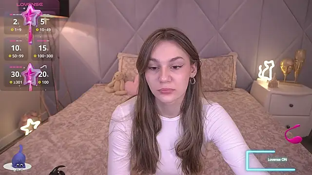 Snapshot of DiamondGoldie chatting on November 30, 2025, 8:13 pm DiamondGoldie online show from November 30, 2025, 8:13 pm