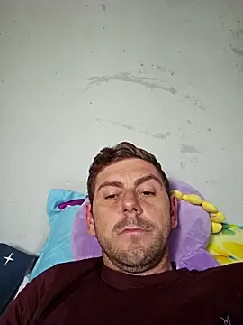 Alex-andru88 online show from October 5, 2025, 1:53 pm