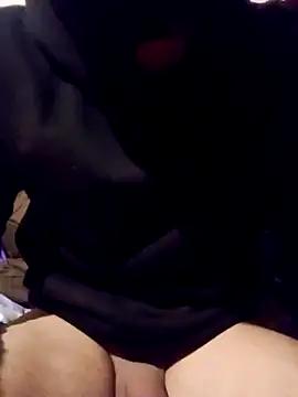 Golonzo1996 online show from November 26, 2025, 9:27 pm