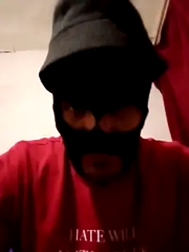 Golonzo1996 online show from November 29, 2025, 2:36 am