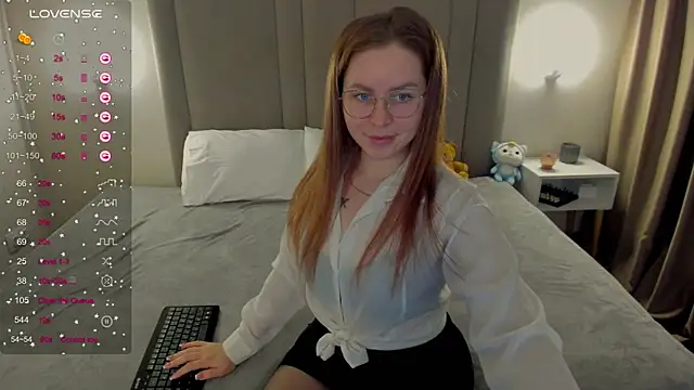 MikaBloom online show from March 9, 2026, 1:53 am