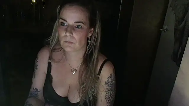 Mrs-Aurora online show from March 26, 2026, 11:43 pm