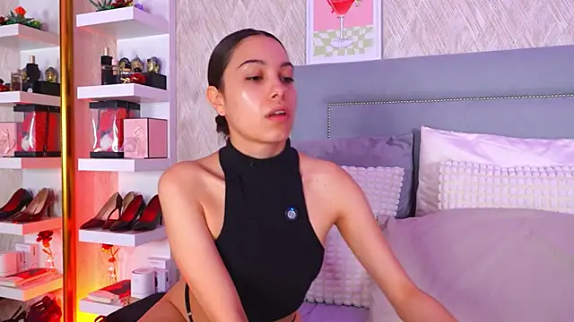 Sofy Bradd online show from February 26, 2026, 8:24 am