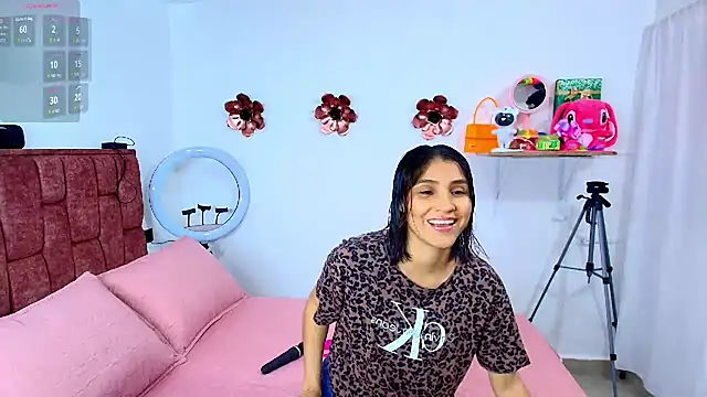 Lunna desire online show from December 4, 2025, 11:02 pm