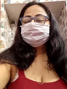 nisha 1110 online show from April 13, 2026, 2:44 pm