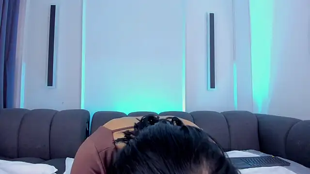 axaras online show from September 19, 2025, 12:39 pm