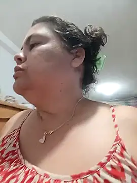 yaneth  online show from October 3, 2025, 11:35 pm