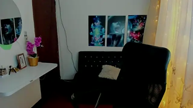 valeria-duarte online show from November 24, 2025, 10:20 pm