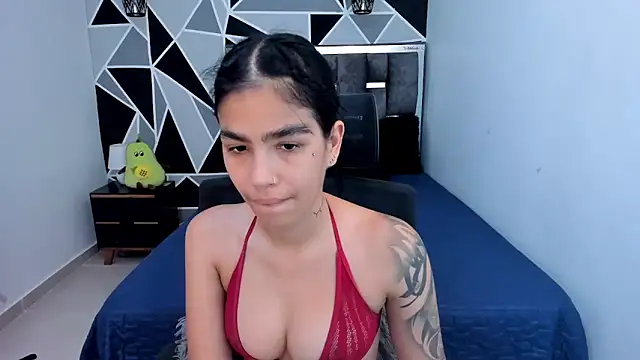 valeria-duarte online show from April 23, 2026, 7:27 pm