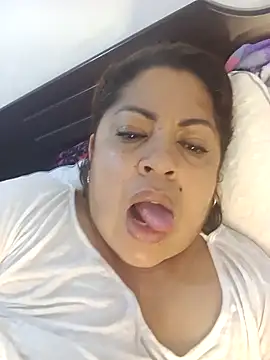 Snapshot of Karla_hilton1 chatting on March 28, 2026, 11:48 pm Karla hilton1 online show from March 28, 2026, 11:48 pm