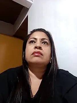 Snapshot of Karla_hilton1 chatting on April 4, 2026, 12:31 am Karla hilton1 online show from April 4, 2026, 12:31 am