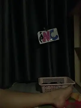 yang-2269 online show from October 28, 2025, 9:28 pm