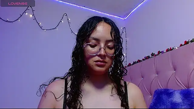 manumeow1 online show from December 1, 2025, 10:26 pm