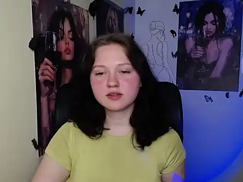 LadyAlice  online show from April 22, 2026, 5:58 pm