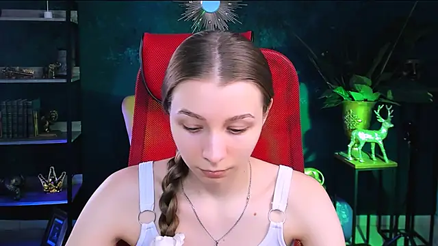 JulieDaniel online show from November 12, 2025, 4:24 am