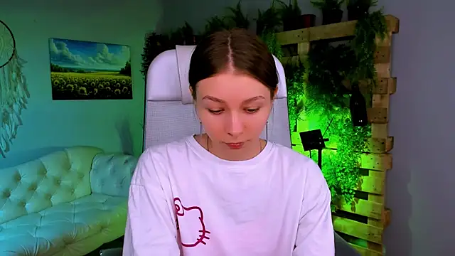 JulieDaniel online show from November 21, 2025, 8:13 am