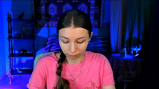 JulieDaniel online show from December 4, 2025, 4:22 am