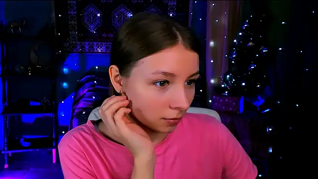 JulieDaniel online show from December 23, 2025, 8:23 am