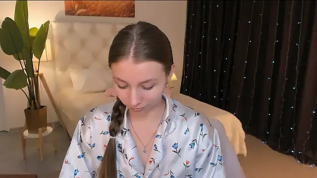 JulieDaniel online show from March 31, 2026, 8:37 am