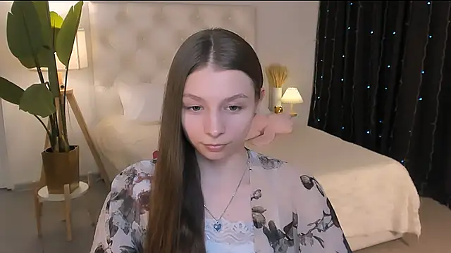 JulieDaniel online show from April 1, 2026, 1:41 pm