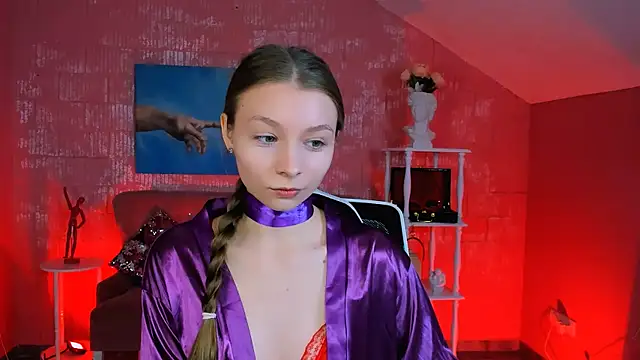 JulieDaniel online show from April 4, 2026, 4:33 am