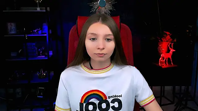 JulieDaniel online show from April 9, 2026, 4:23 am