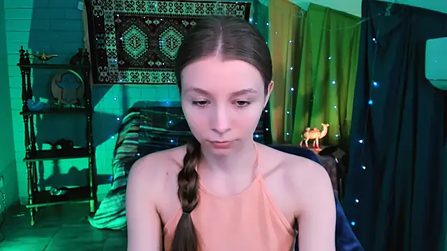 JulieDaniel online show from April 23, 2026, 4:14 am