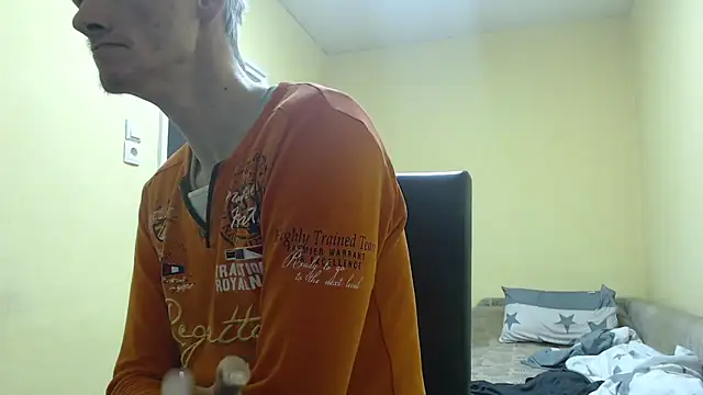 Snapshot of k74robert chatting on January 17, 2026, 9:58 am k74robert online show from January 17, 2026, 9:58 am