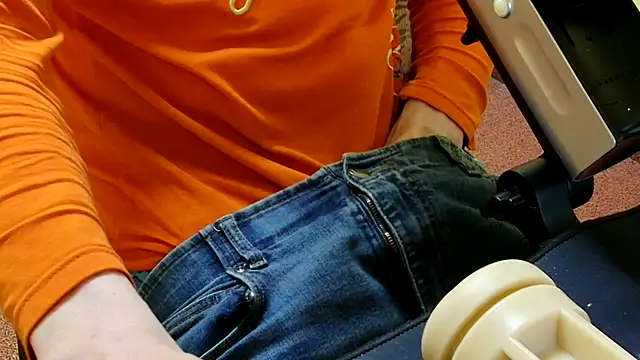 Snapshot of k74robert chatting on April 14, 2026, 6:58 pm k74robert online show from April 14, 2026, 6:58 pm