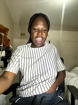 Snapshot of DarkBerryDiamond255 chatting on October 11, 2025, 8:29 pm DarkBerryDiamond255 online show from October 11, 2025, 8:29 pm