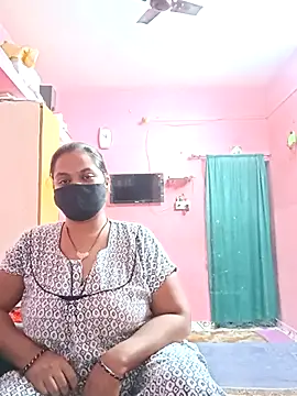 biggbobbsgirl online show from November 18, 2025, 6:23 pm